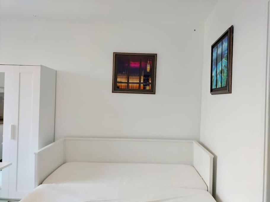 Paris Tourist Apartment, France Stains Eksteriør bilde