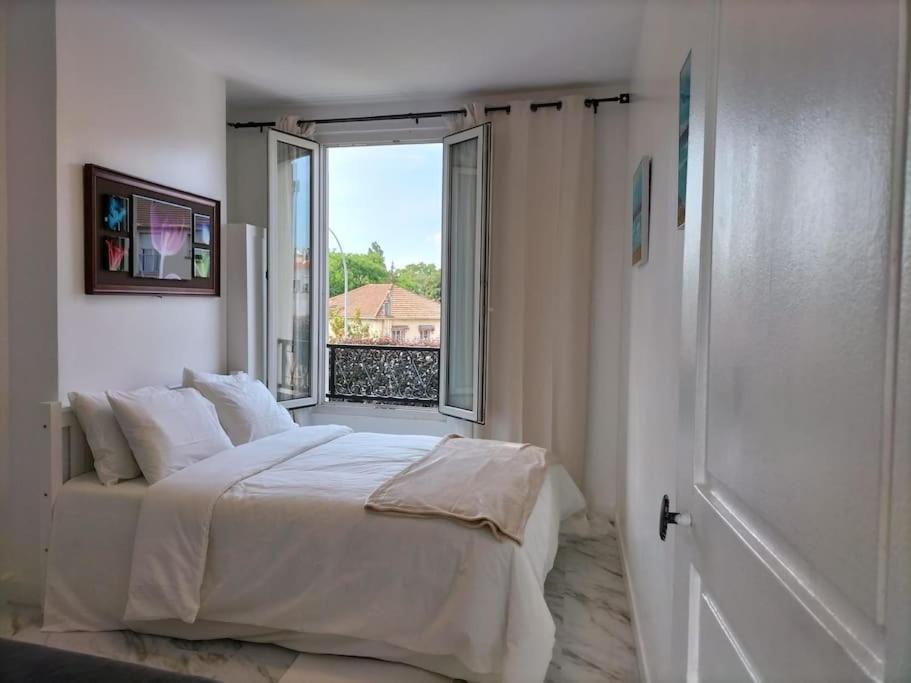 Paris Tourist Apartment, France Stains Eksteriør bilde